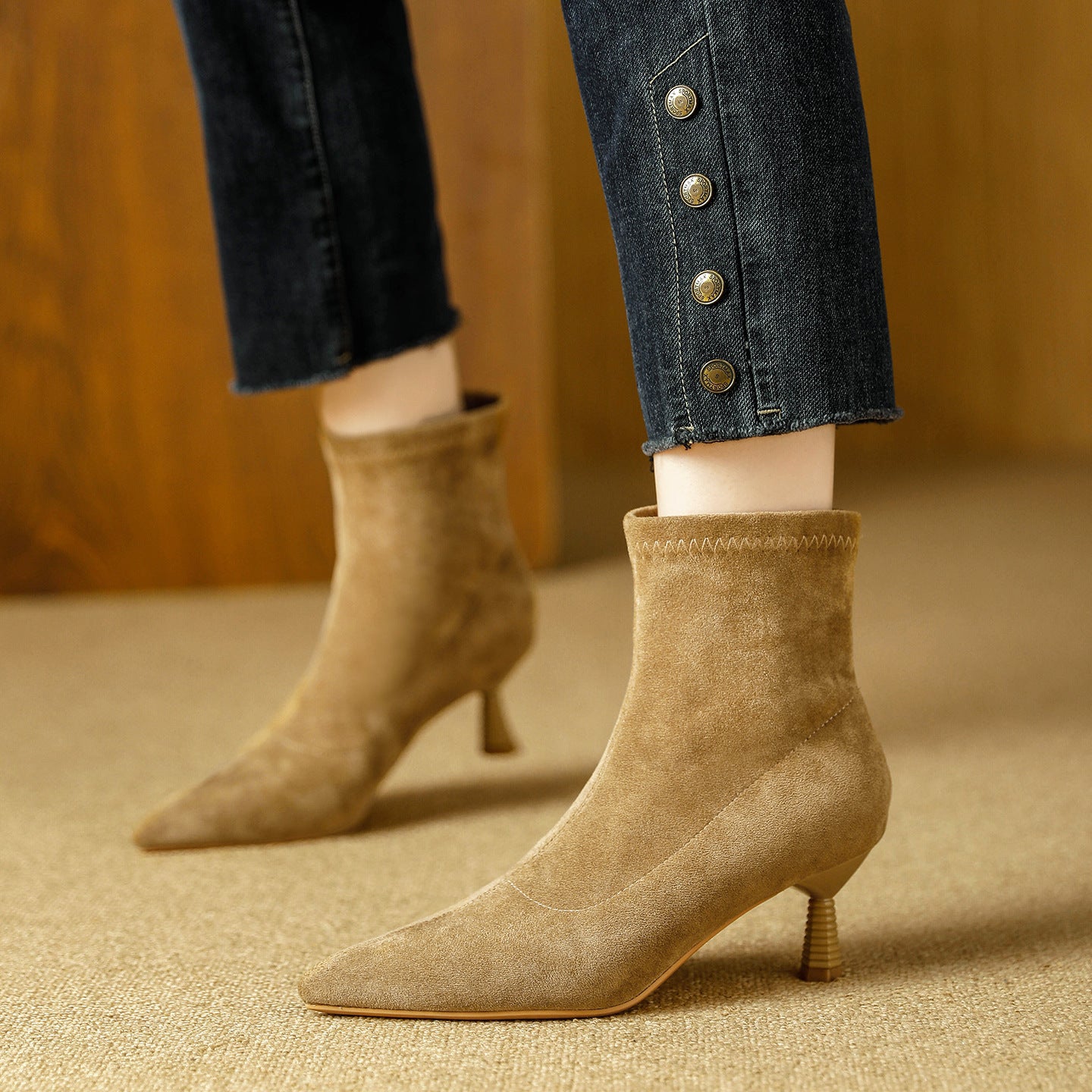 尖头切尔西女靴法式绒面咖色靴子女中筒靴