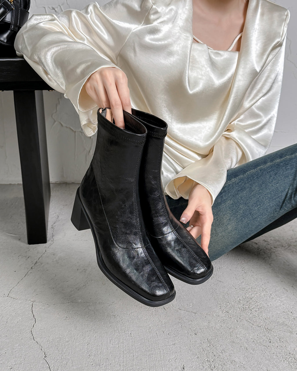 [Moloershow] 아리아 빈티지 스판 삭스 앵클부츠 - 블랙 (6.5cm)