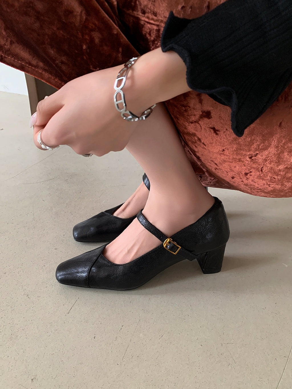 [Moloershow] 클라라 리얼 양가죽 스퀘어토 5.5cm 메리제인 펌프스