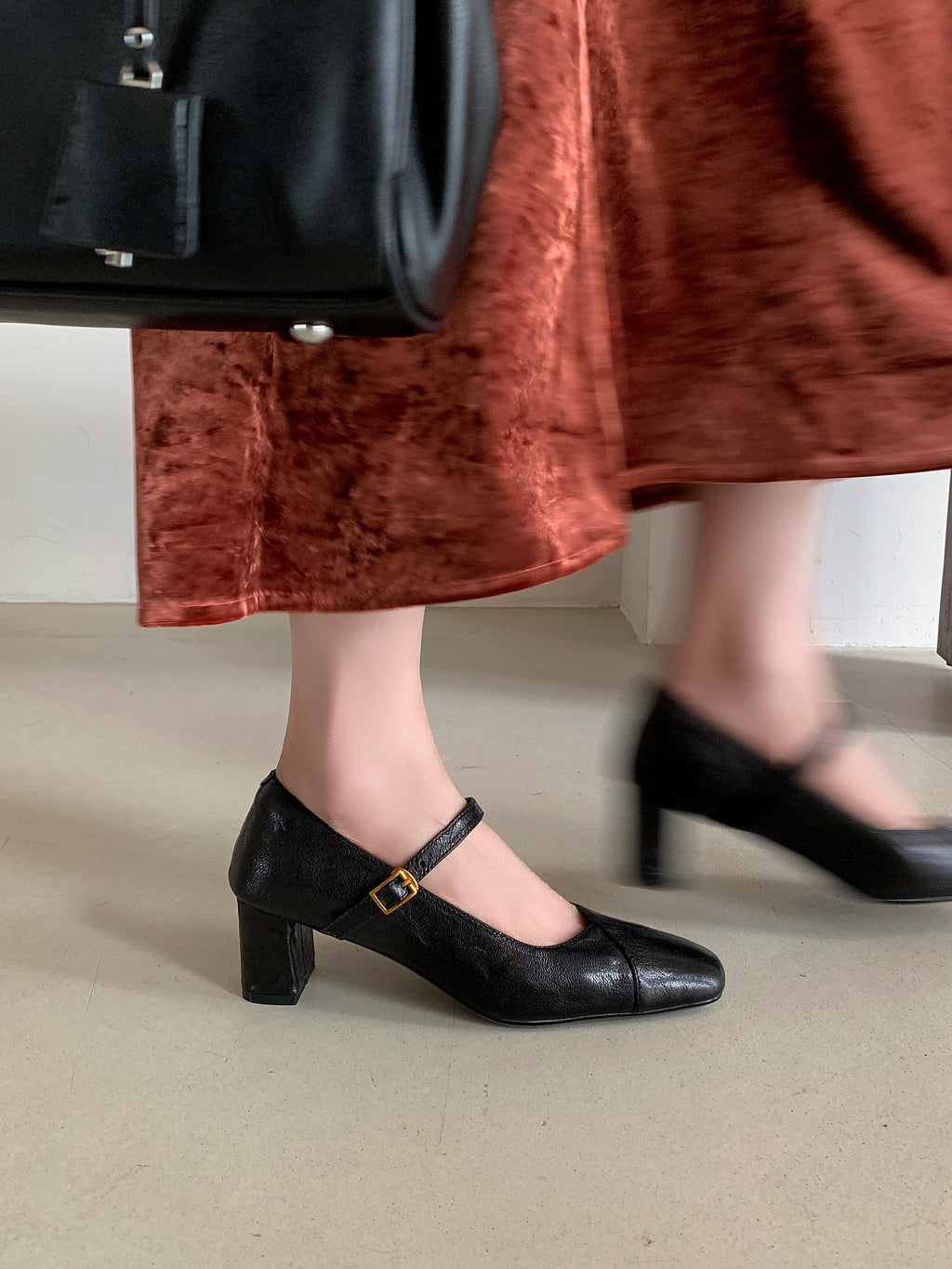 [Moloershow] 클라라 리얼 양가죽 스퀘어토 5.5cm 메리제인 펌프스
