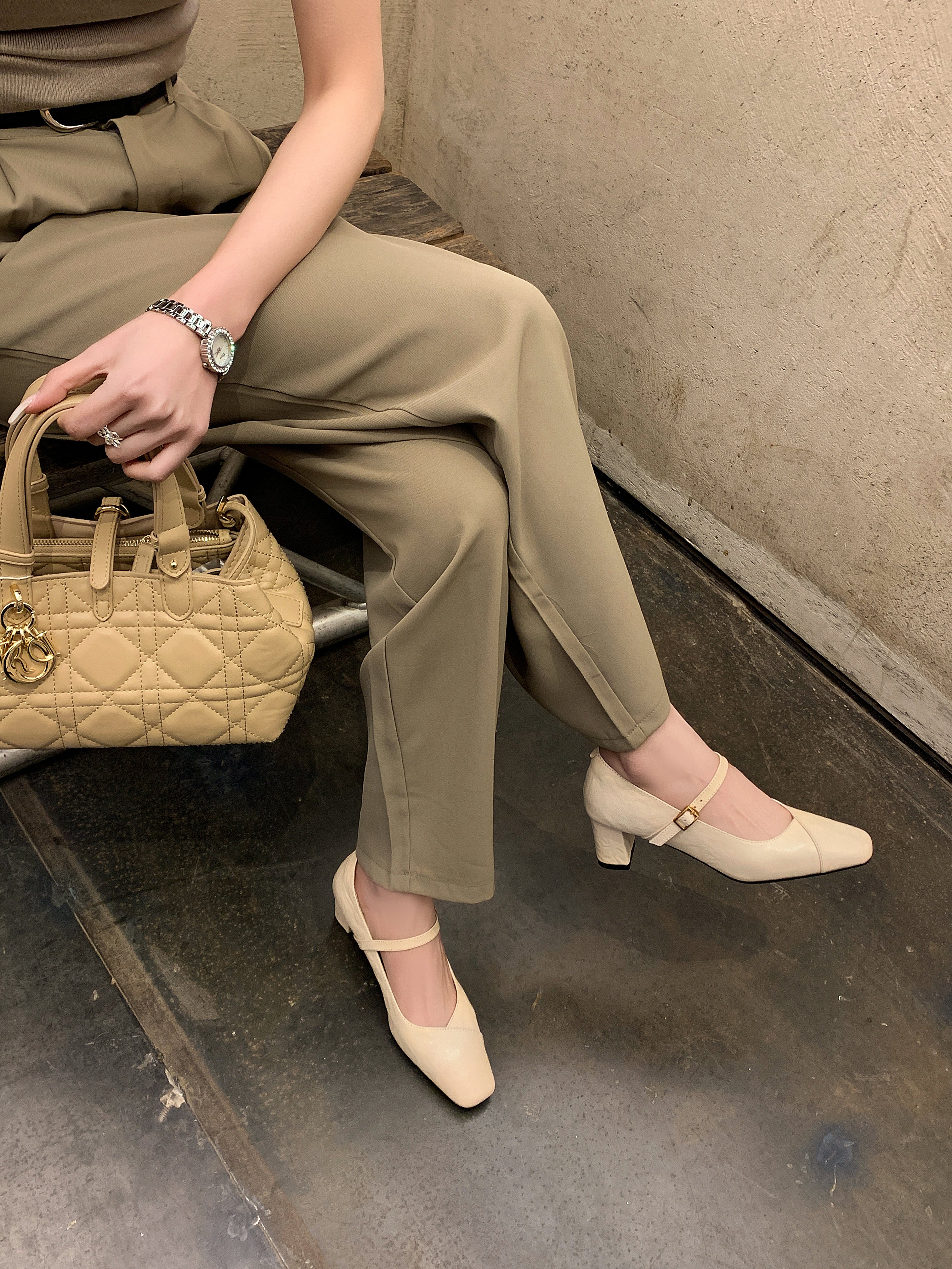 [Moloershow] 클라라 리얼 양가죽 스퀘어토 5.5cm 메리제인 펌프스