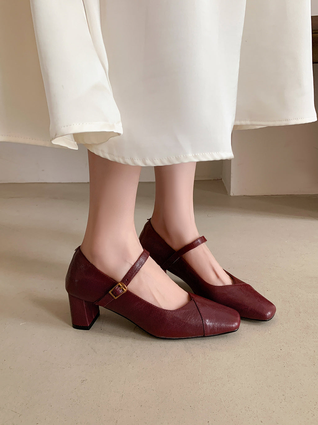 [Moloershow] 클라라 리얼 양가죽 스퀘어토 5.5cm 메리제인 펌프스