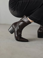 [Moloershow] 엘리나 양가죽 포인티드토 슬림핏 백지퍼 앵클부츠 (6.5cm)