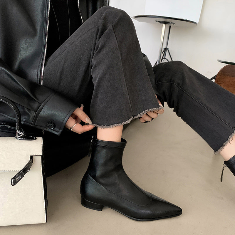 [Moloershow] 프레이야 포인티드토 스판 2.5cm 로우힐 슬림핏 부츠