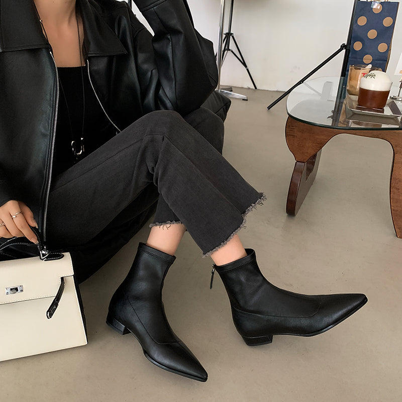 [Moloershow] 프레이야 포인티드토 스판 2.5cm 로우힐 슬림핏 부츠