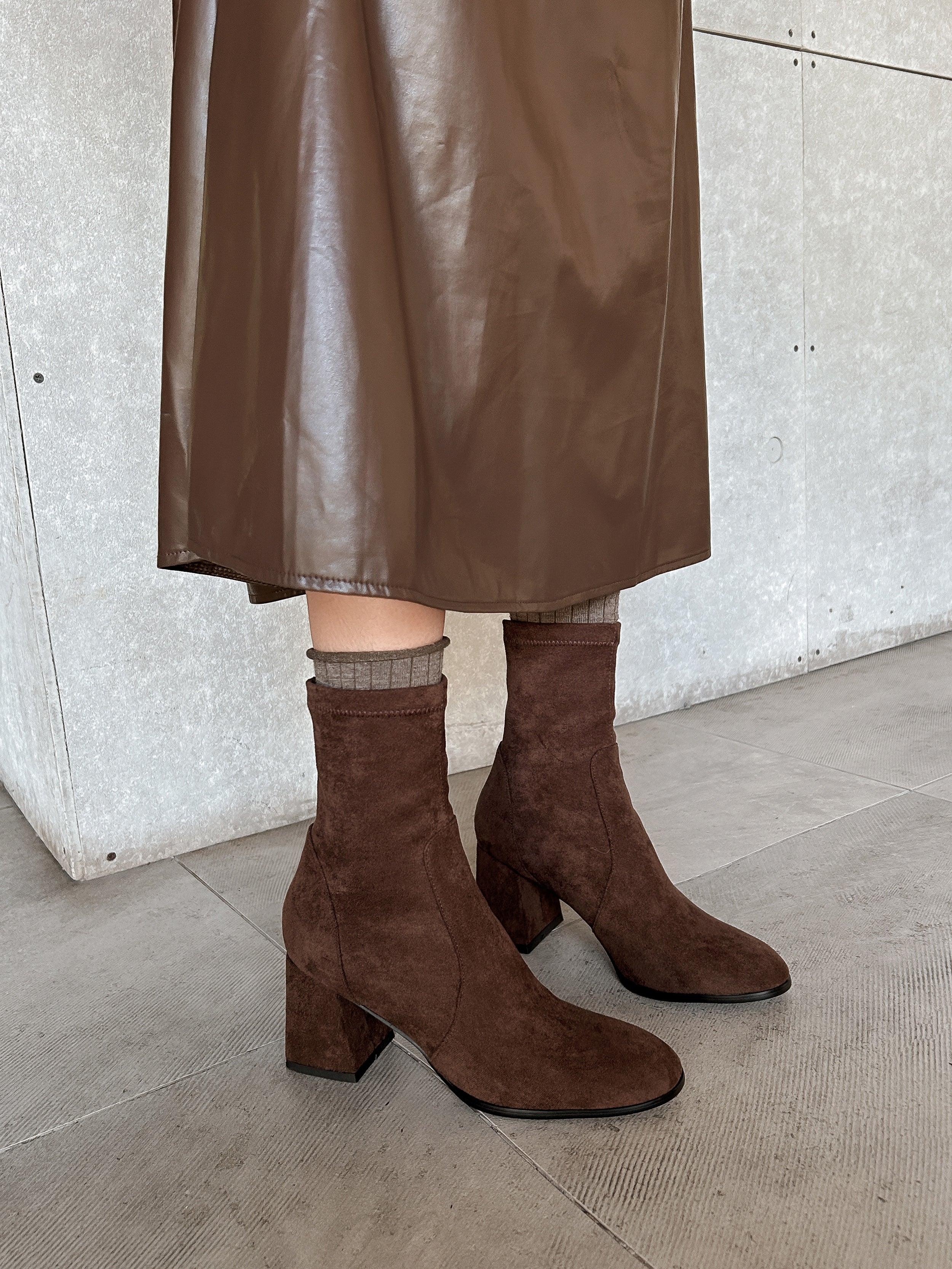 [Moloershow] 지아 스웨이드 라운드토 7cm 삭스부츠 (슬림핏)