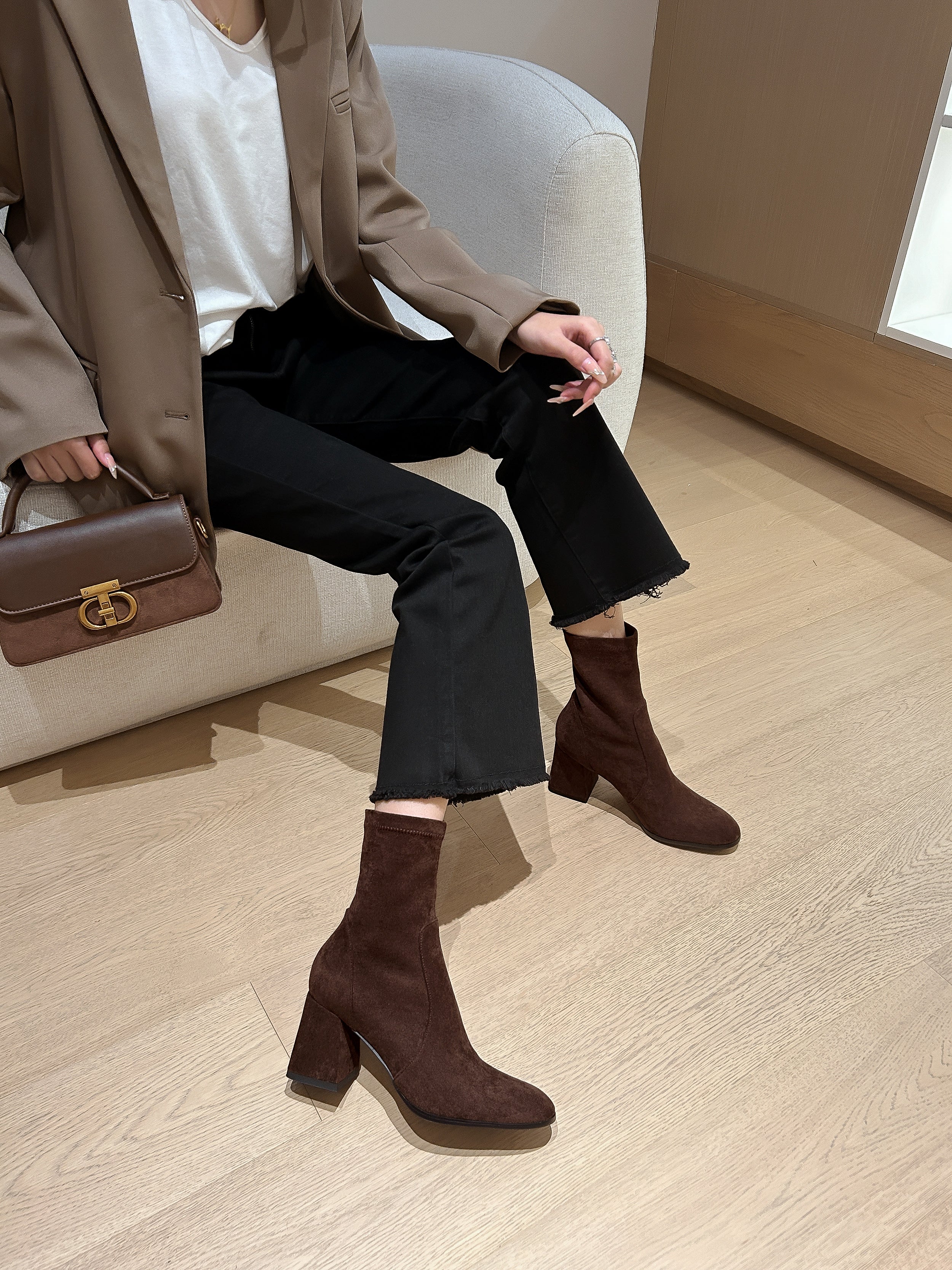 [Moloershow] 지아 스웨이드 라운드토 7cm 삭스부츠 (슬림핏)