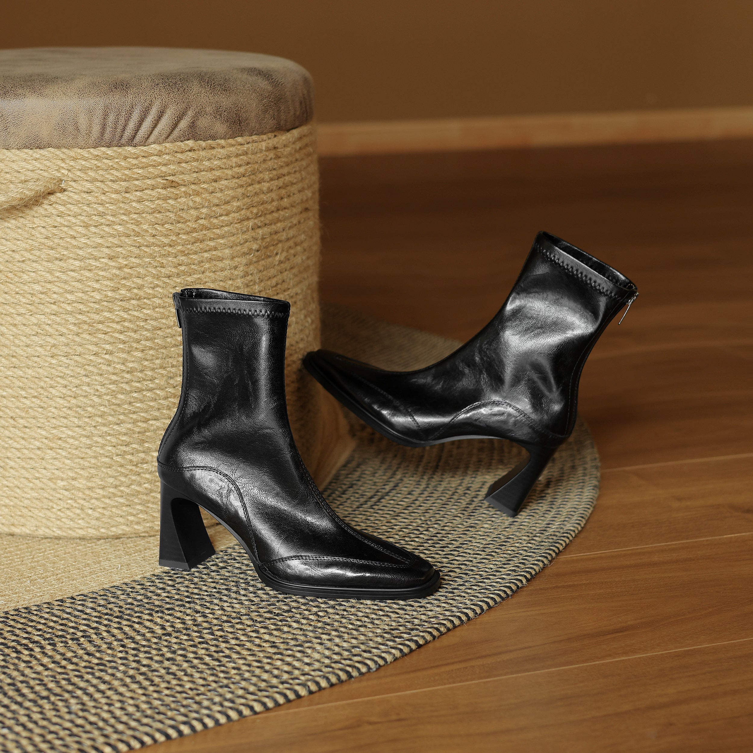 [Moloershow] 이사벨라 수제 양가죽 스퀘어토 7.5cm 고굽 부츠