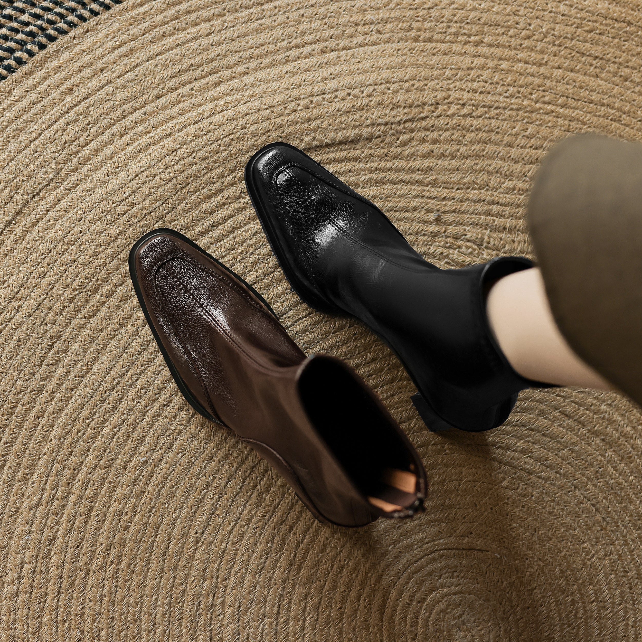 [Moloershow] 이사벨라 수제 양가죽 스퀘어토 7.5cm 고굽 부츠