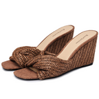 The Isla Twisted Knot Wedge Slide