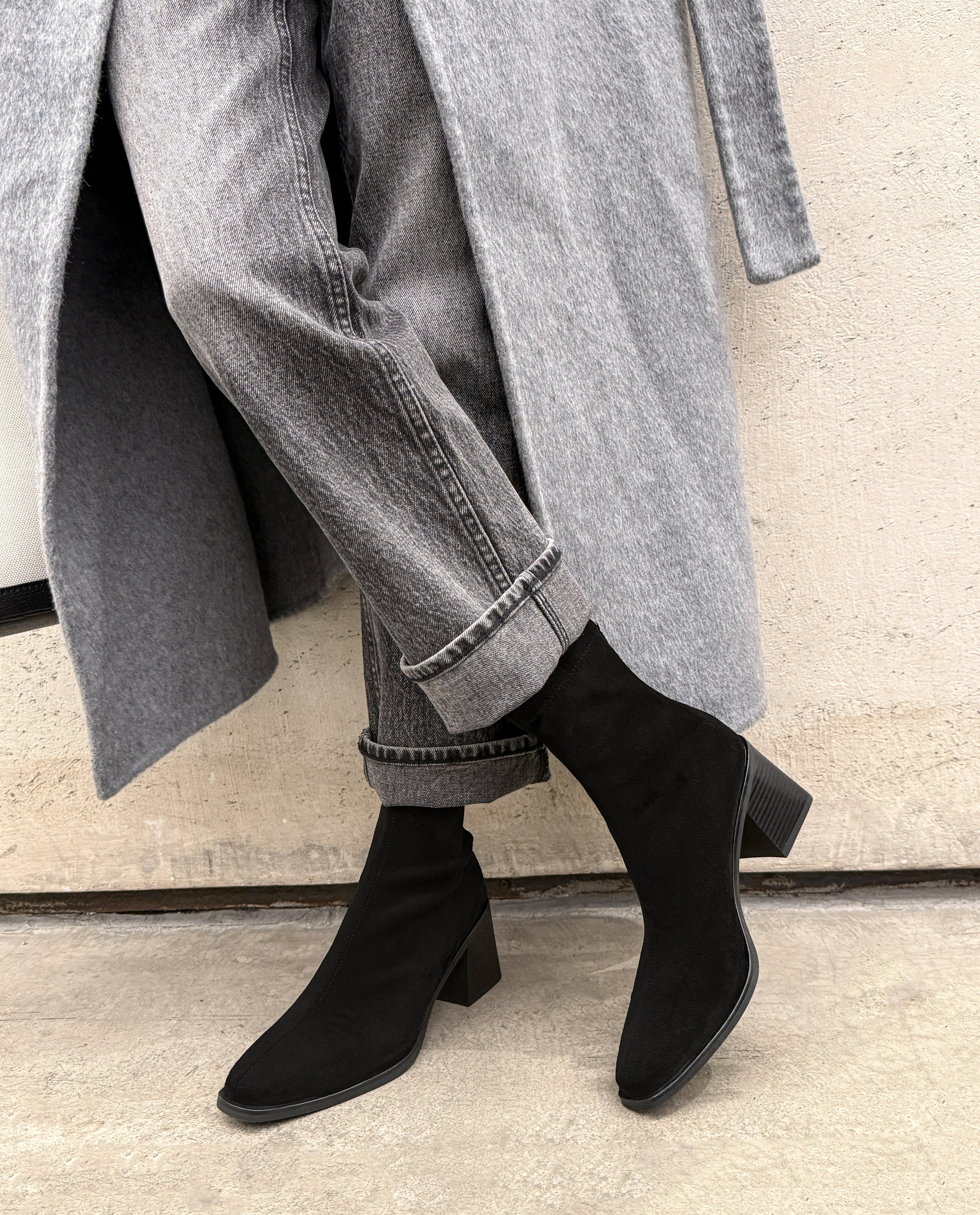 [Moloershow] 카이아 스웨이드 스퀘어토 6.5cm 스판 슬림핏 부츠