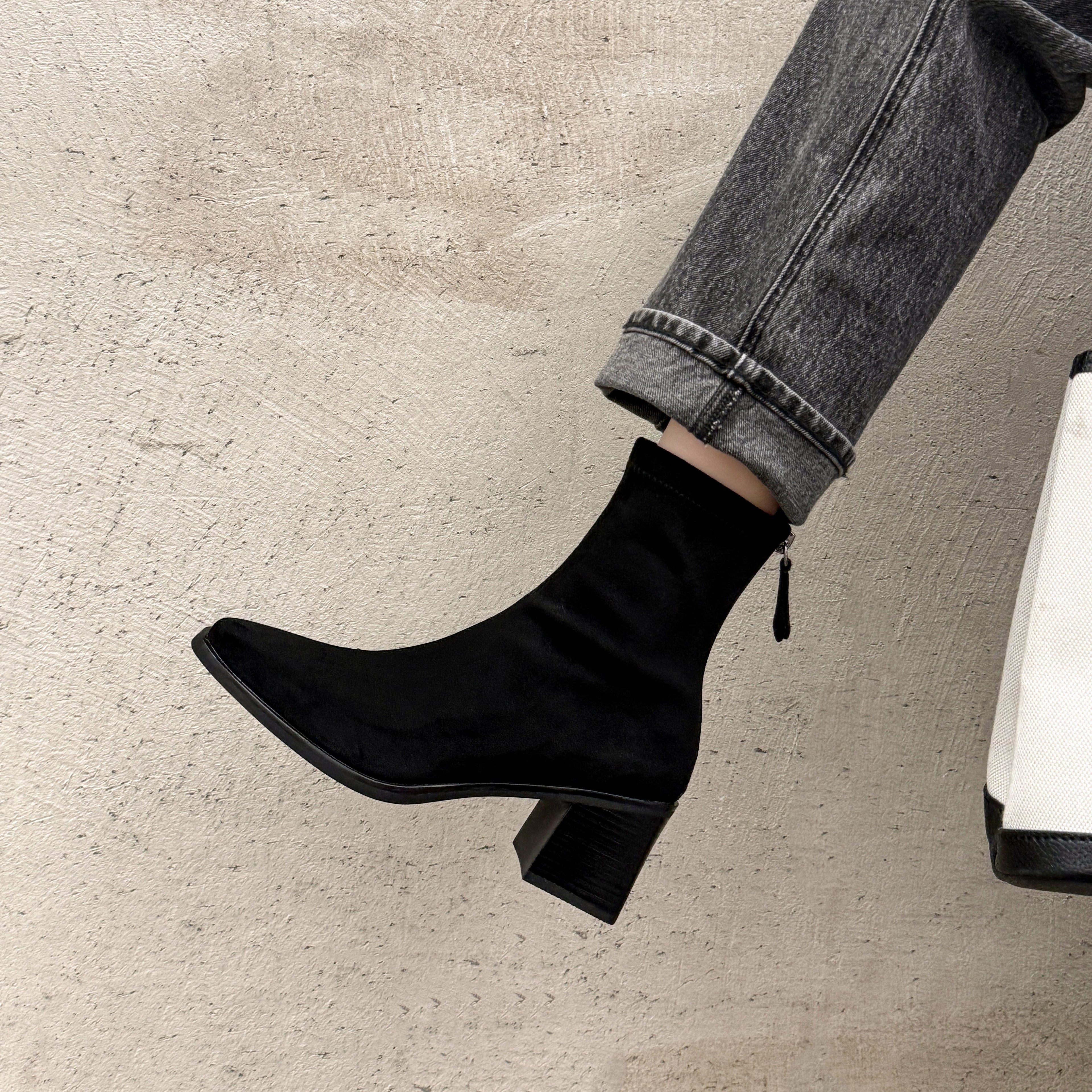 [Moloershow] 카이아 스웨이드 스퀘어토 6.5cm 스판 슬림핏 부츠