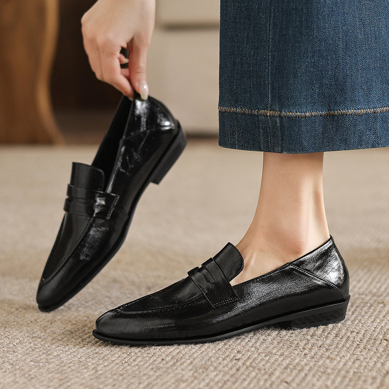 [M120] 레아 뮤즈(Lea Muse) 클래식 포인티드 가죽 로퍼 - 2cm 블랙