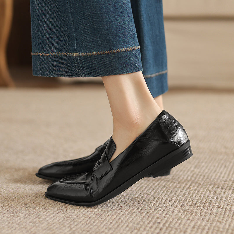 [M120] 레아 뮤즈(Lea Muse) 클래식 포인티드 가죽 로퍼 - 2cm 블랙