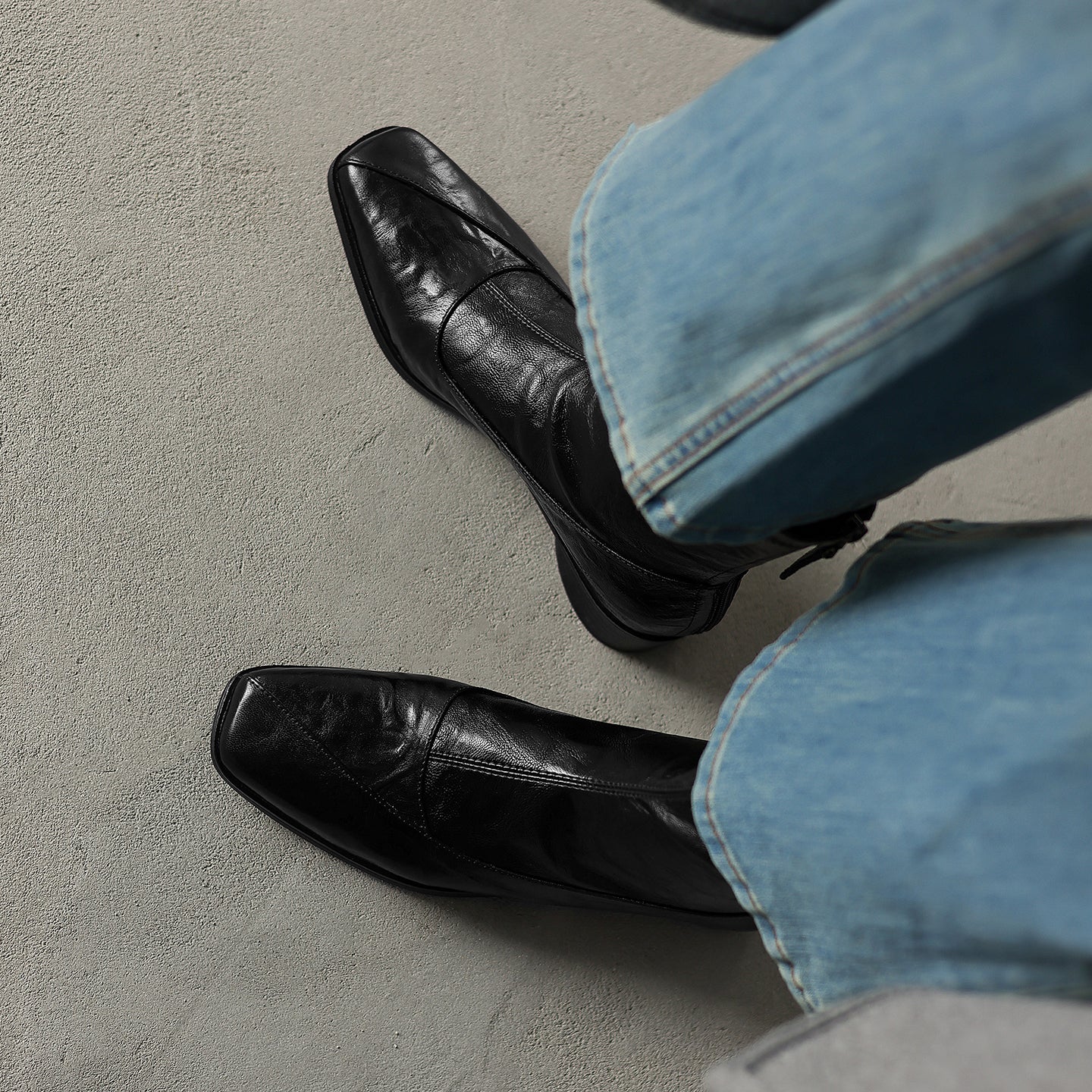 [Moloershow] 마고 리얼 양가죽 세미 스퀘어토 3cm 앵클부츠 (기본/기모)