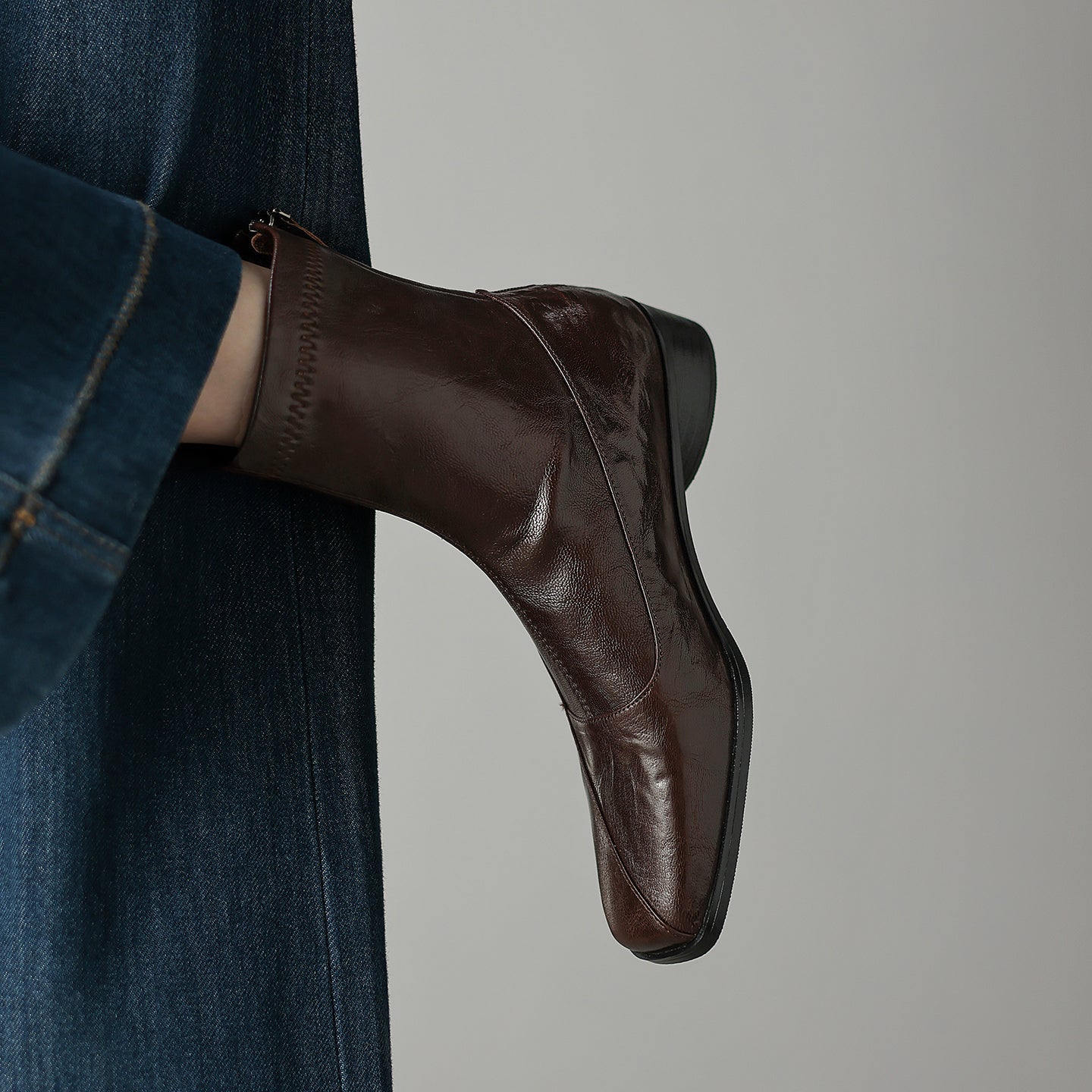 마고(The Margot) 양가죽 세미 스퀘어토 앵클부츠 (3cm) - 브라운