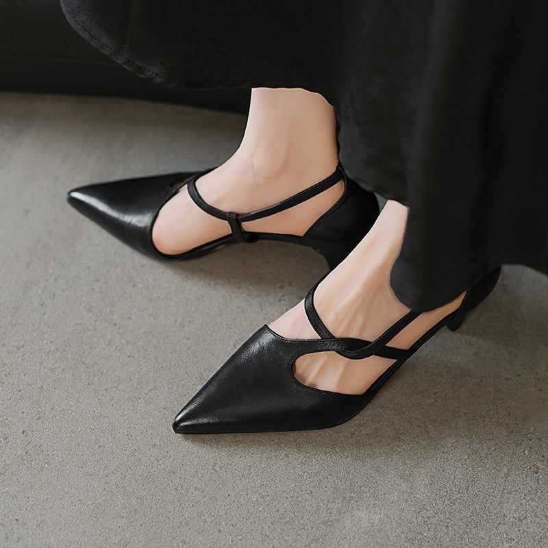 [M139] 마르벨(Marvelle) 뾰족팁 컷아웃 스트랩 미들힐 슈즈 5.5cm - 블랙