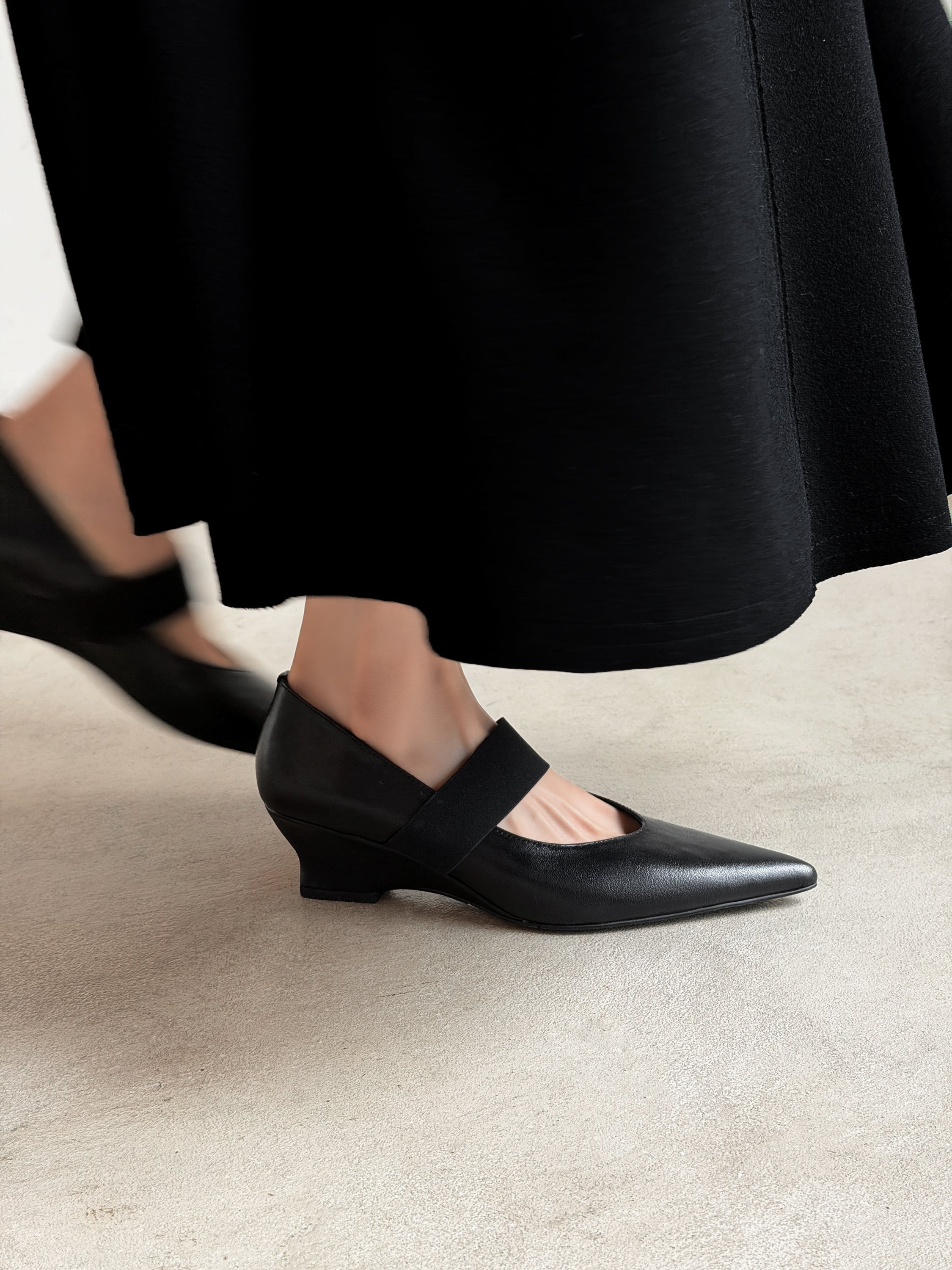 [M114] 오데뜨(Odette) 클래식 슬링백 펌프스 - 블랙