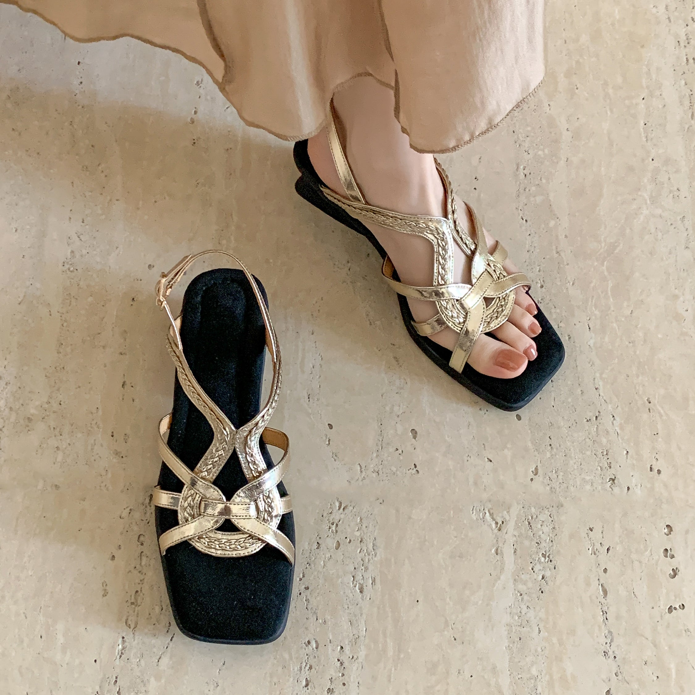 [M145] 온딘(Ondine) 천연양가죽 편안한 샌들 4cm - 금색