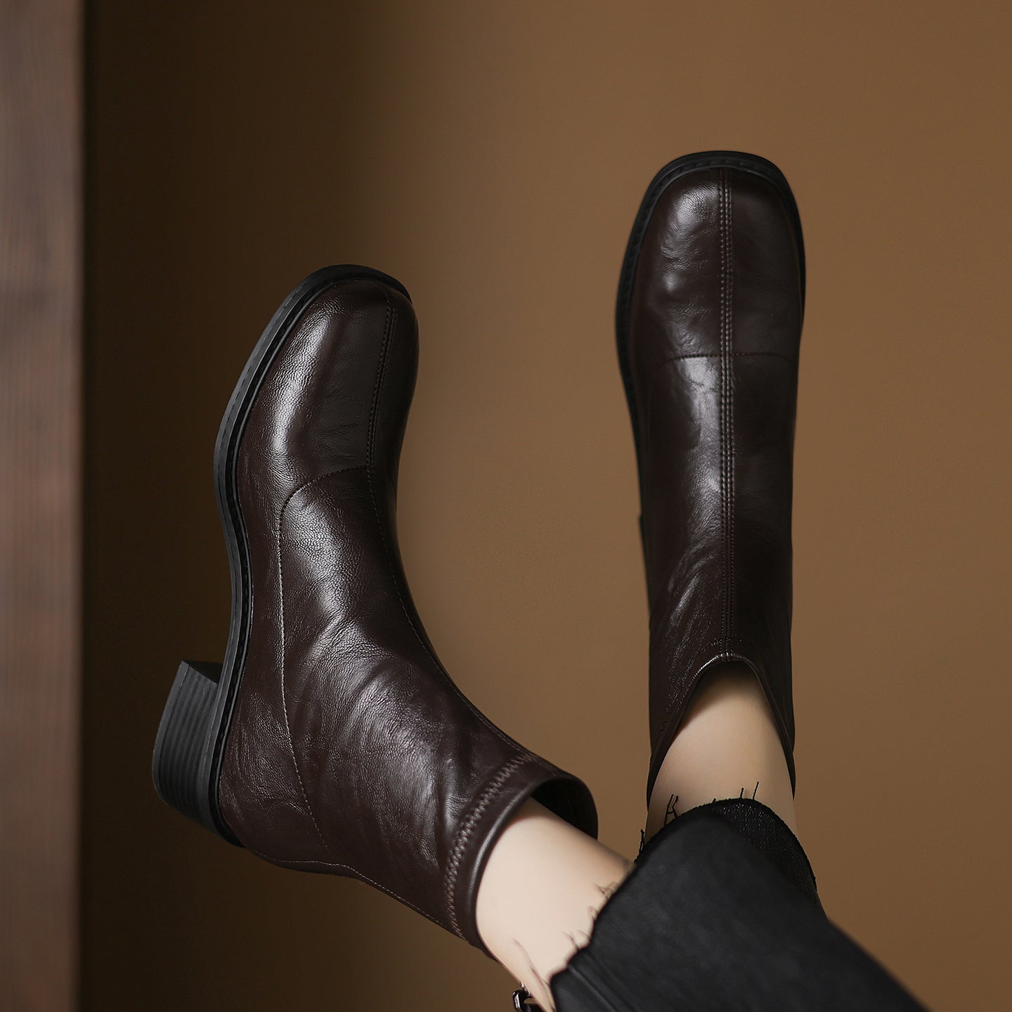 소피(The Sophie) 라운드토 스판 앵클부츠 (4cm) - 브라운