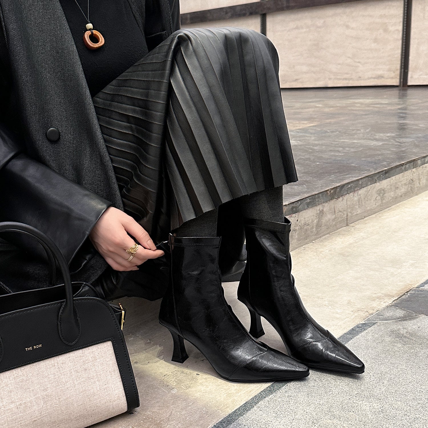 발렌티나 스틸레토 스판 앵클부츠 (7.5cm)